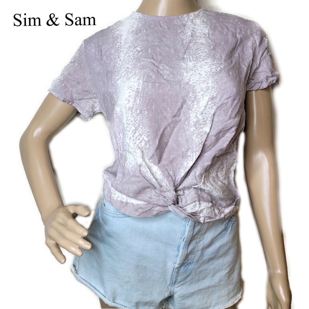 Sim & Sam knot front lavender and white tee size M